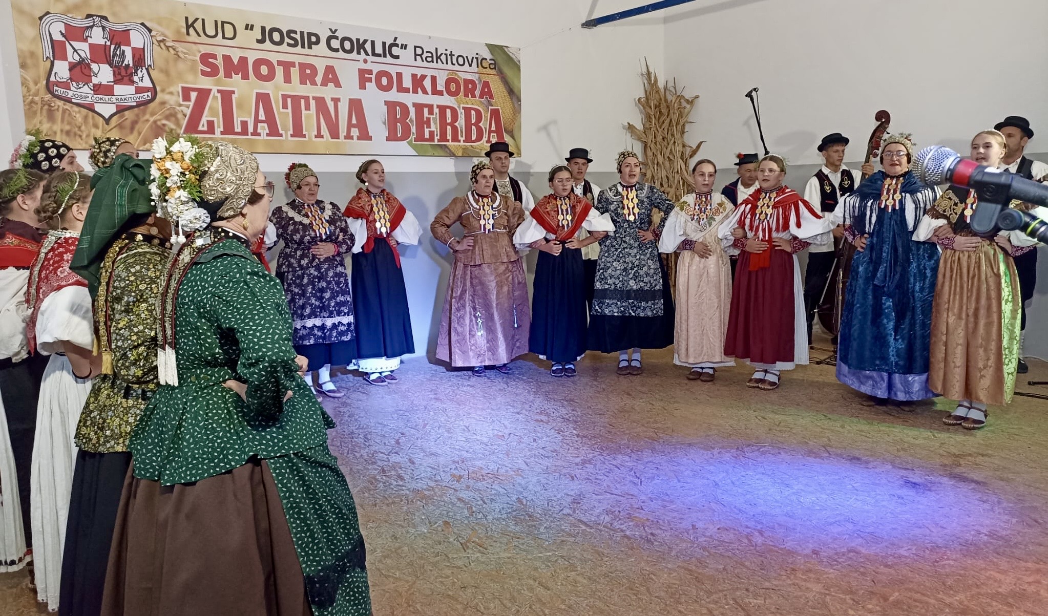 27. Smotra folklora “Zlatna berba” u Rakitovici