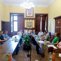 ​Osma sjednica Gradskog vijeća Donjeg Miholjca: Prihvaćeno izvješće o izvršenju proračuna za 2025. i izvješće o radu Crvenog križa; Dorslov će uskoro prikupljati komunalni otpad u još tri susjedne općine